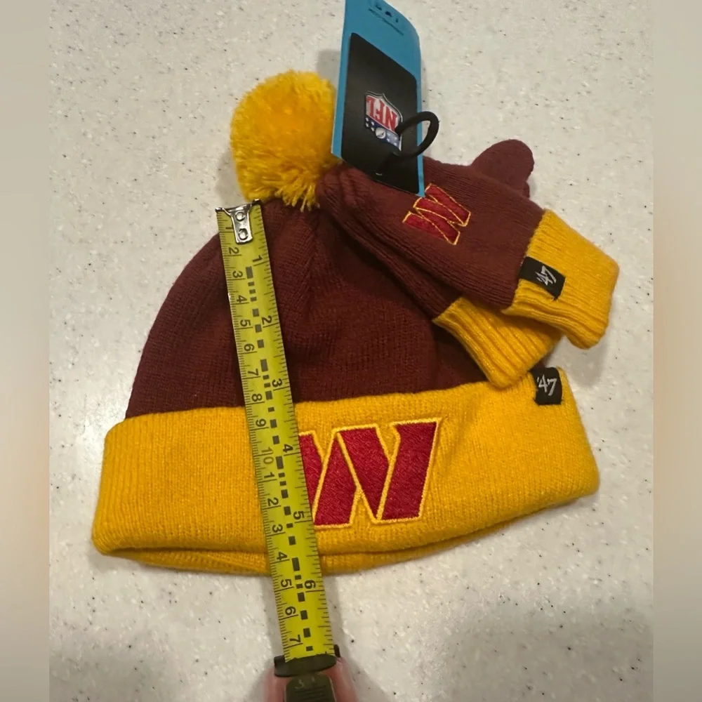 NWT Infant NFL ‘47 Washington Commanders Burgundy & Gold Beanie & Mittens Set